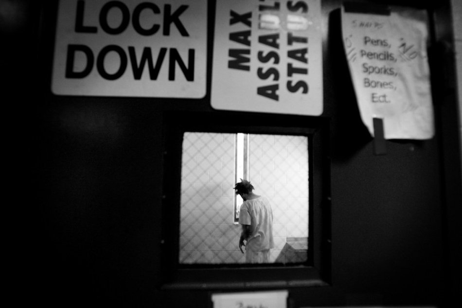 Жуткие фотографии душевнобольных в американской тюрьме