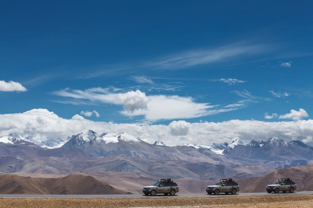 Range Rover завершил первую в мире гибридную экспедицию