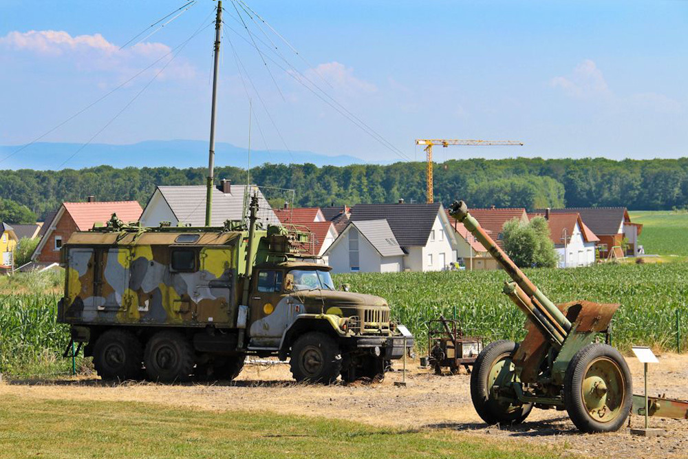 Военный музей de l'Abri de Hatten во французской деревне 