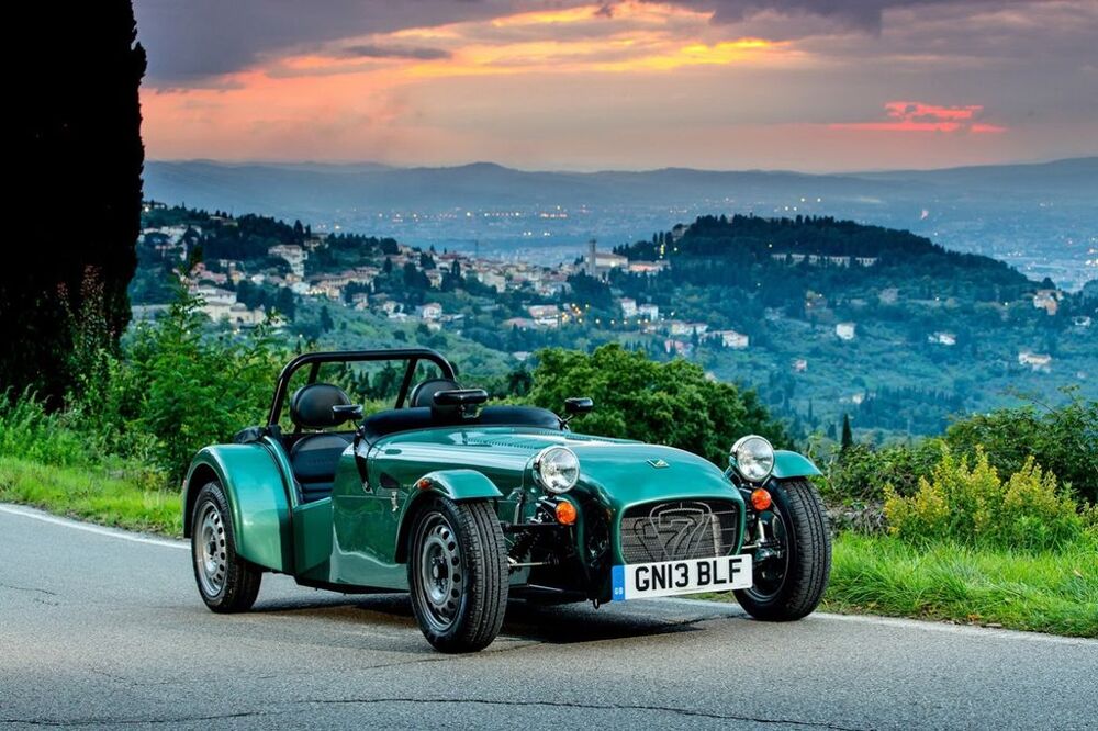 Caterham представила экономичный Seven 160