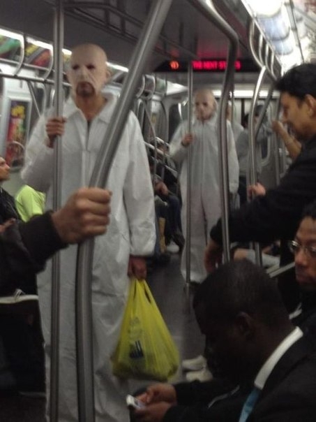 Фрики и странные люди в метро