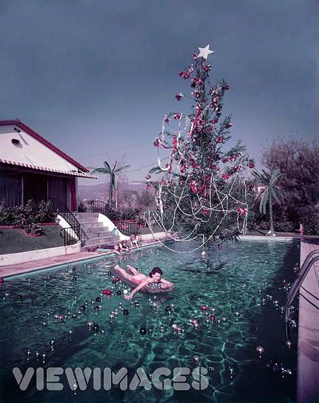 Рождество Риты Ааронс, жены фотографа. Голливуд, 1954 год.