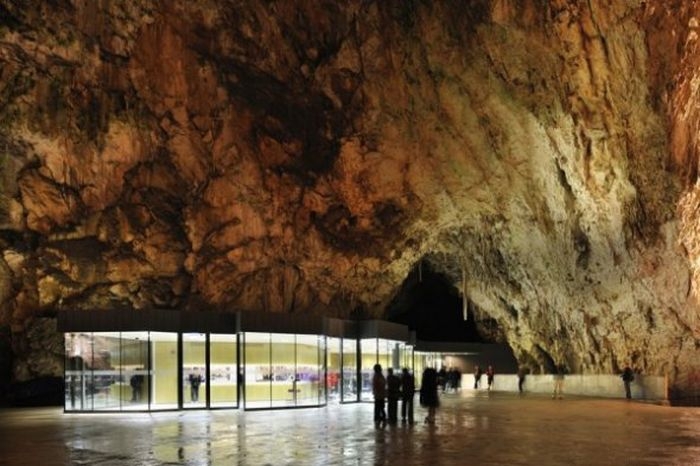 Интересные архитектурные решения помещений внутри пещер