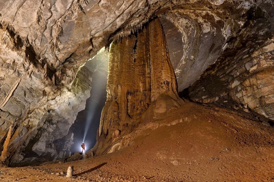 Новая огромная пещера открыта в Китае.