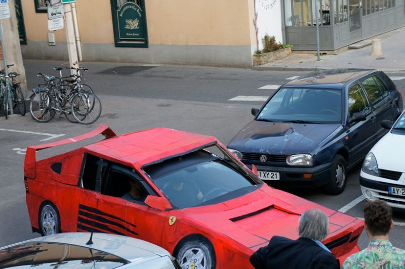 Как превратить обычную машину в спорткар Ferrari