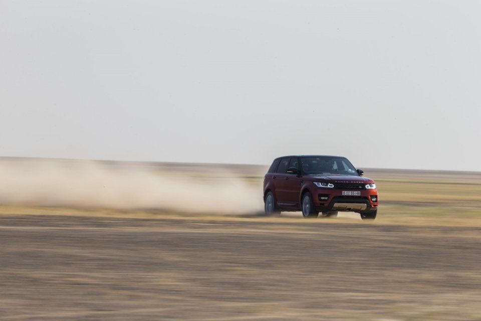 Range Rover Sport пересек пустыню Руб-эль-Хали за рекордное время