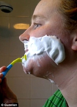 Девушка вынуждена каждый день брить усы