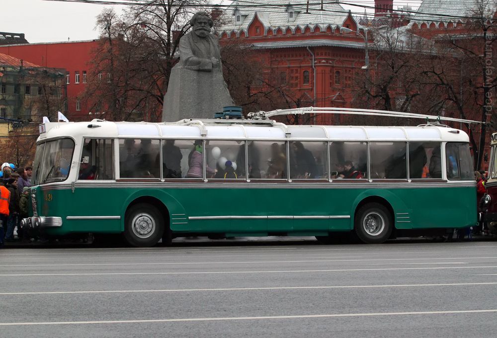 В Москве прошел парад троллейбусов