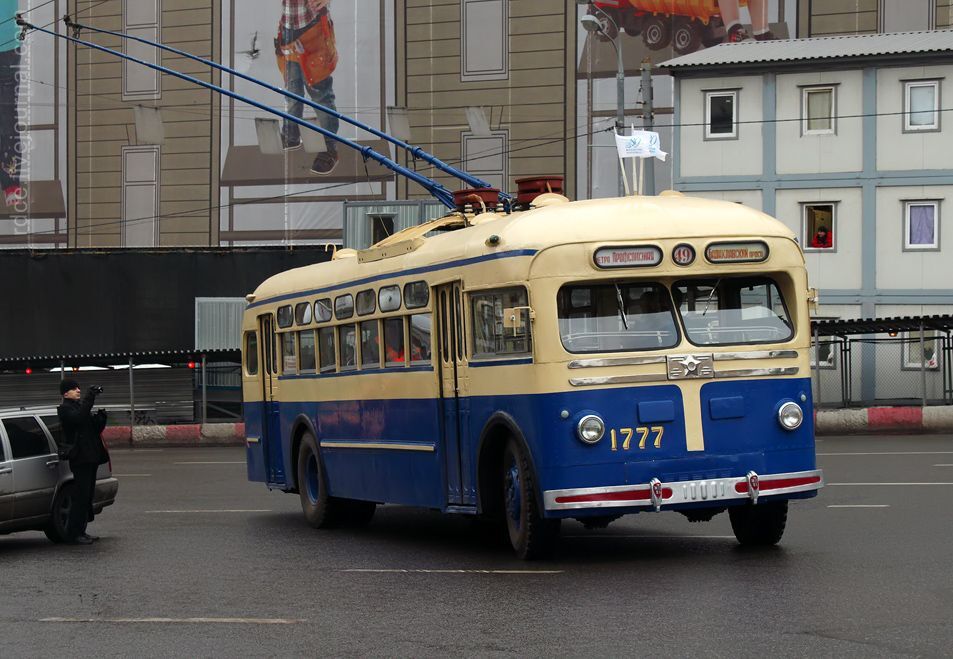 В Москве прошел парад троллейбусов