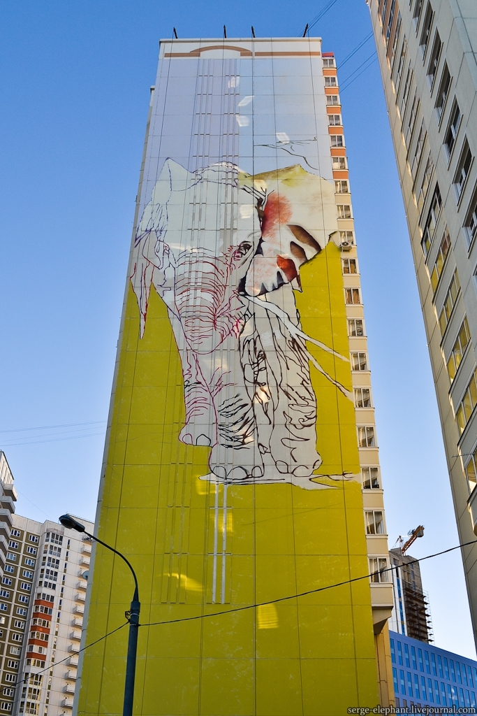 Стрит-арт на 23-этажных домах в Химках