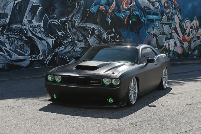 Vossen обули Dodge Challenger