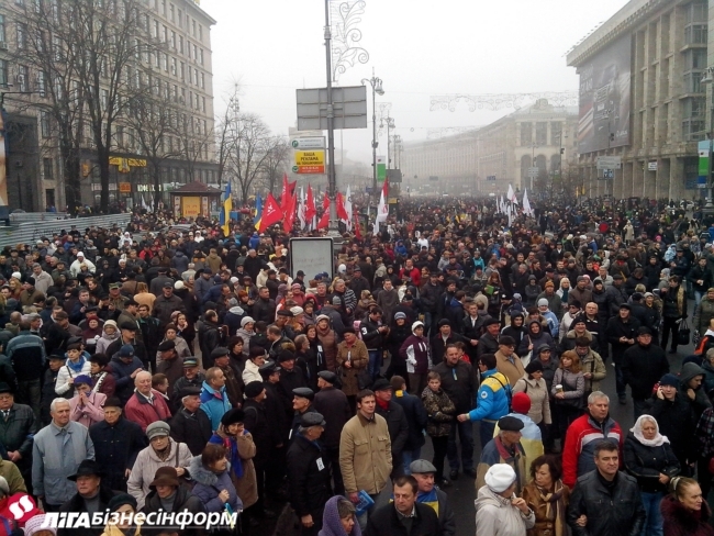Еромайдан в Киеве: более 100 тысяч человек за ассоциацию с Евросоюзом
