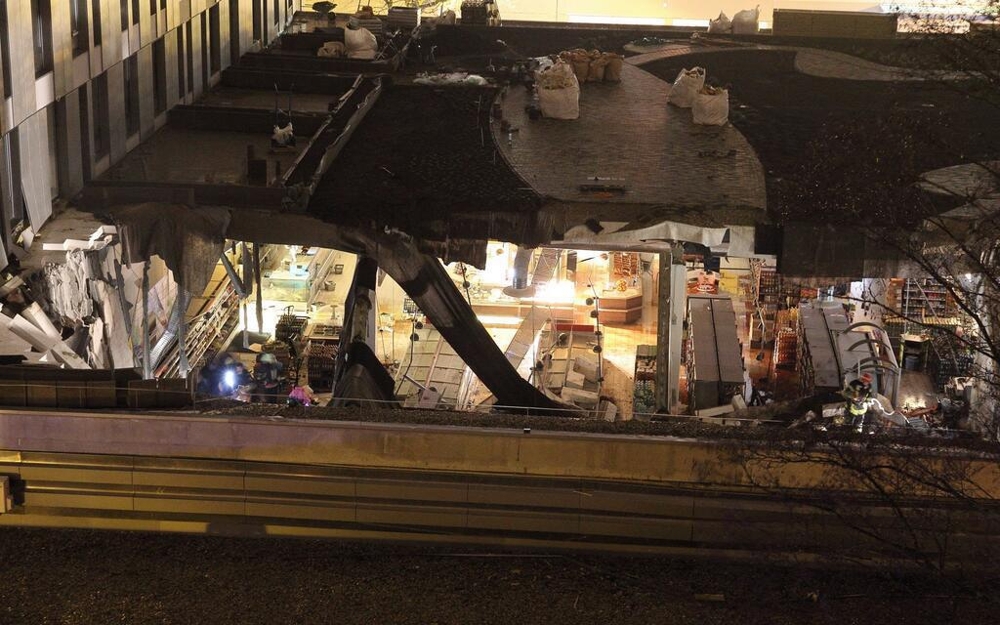Обрушение торгового центра в Риге