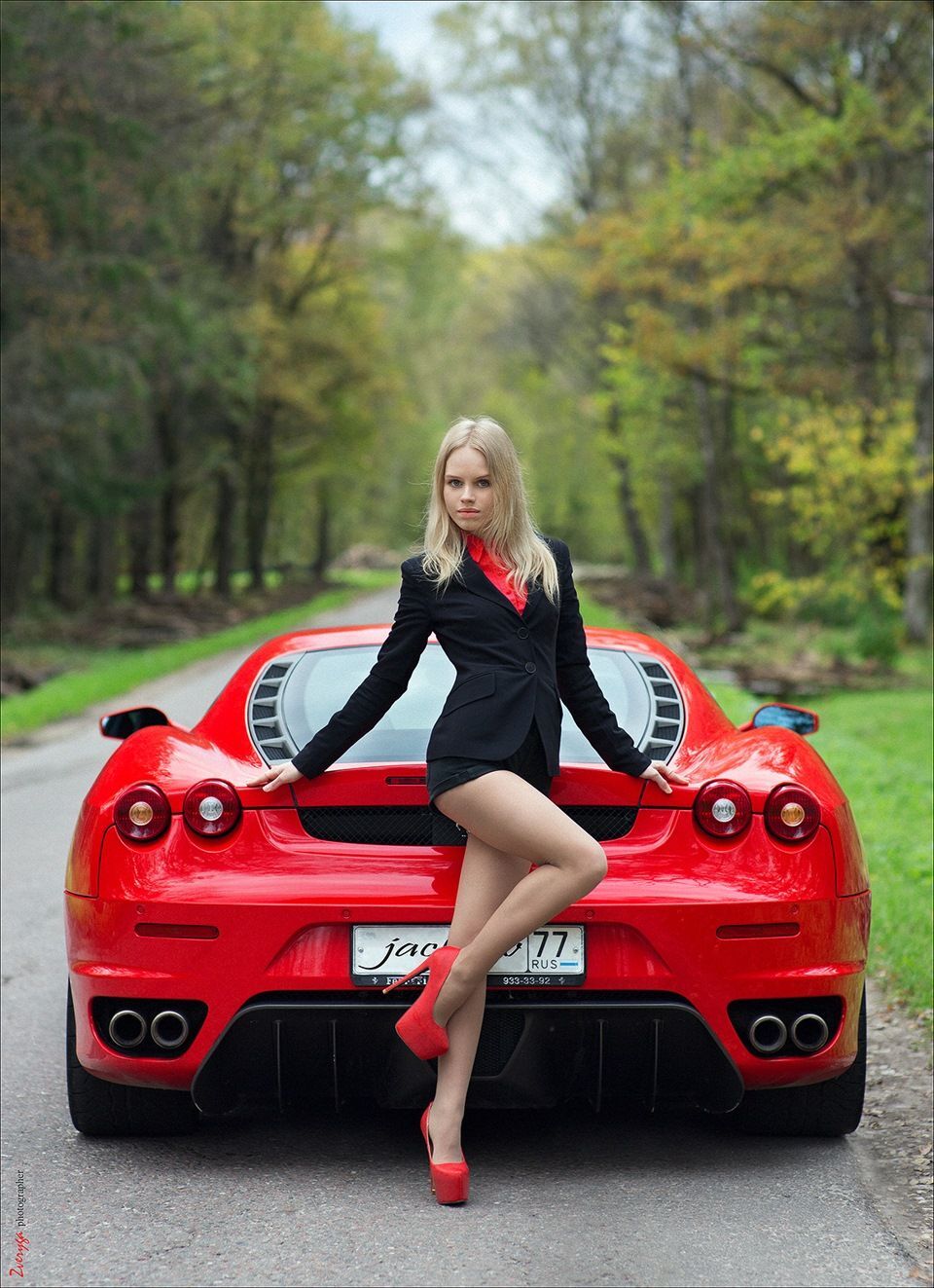 Сексуальные девушки и красивые автомобили 