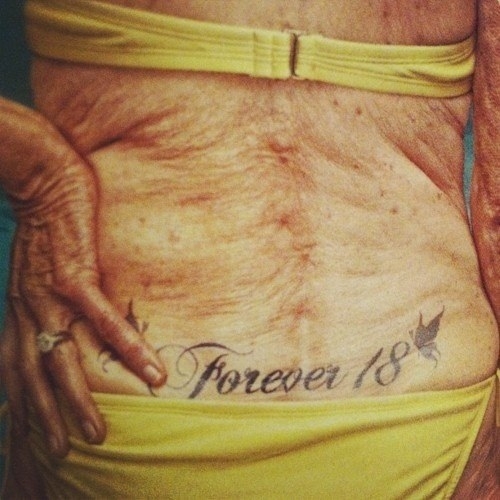 Пожилые люди с татуировками или FOREVER 18