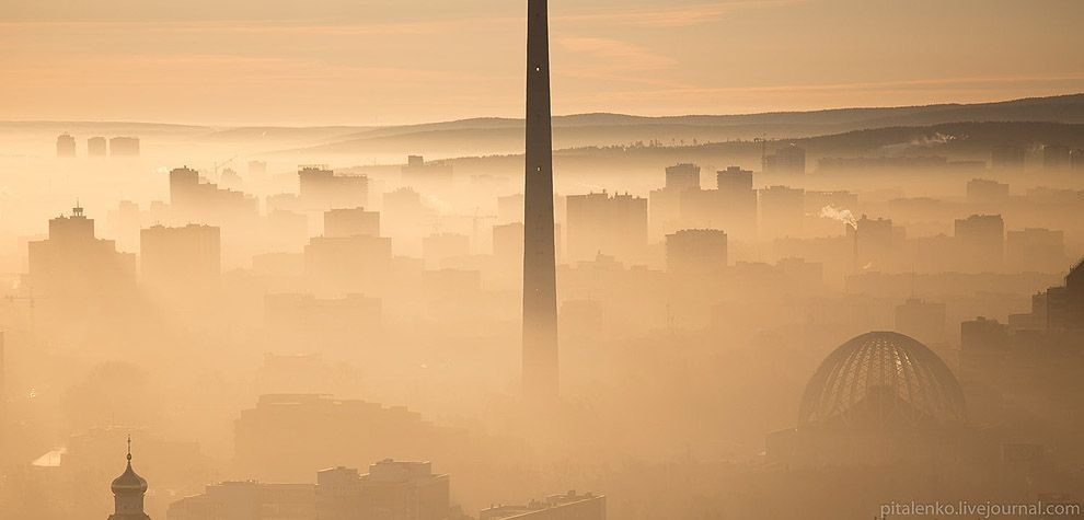Бейсджампинг с башни Исеть в Екатеринбурге