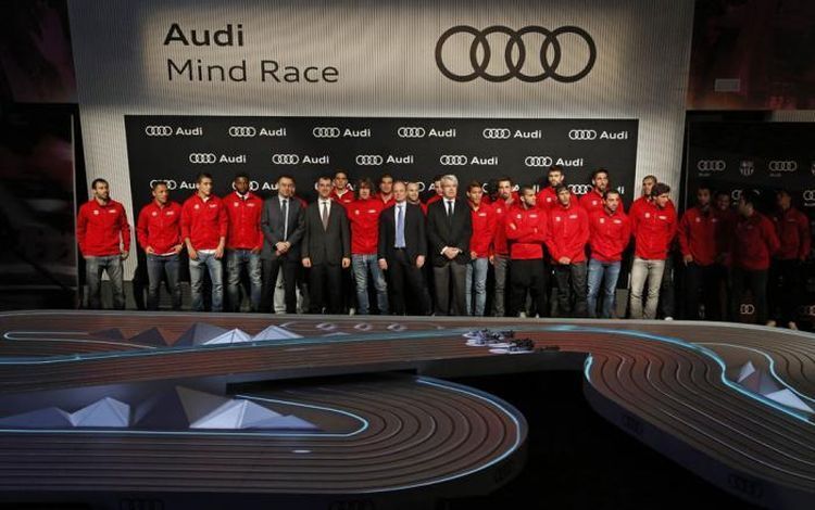 Игроки ФК «Барселона» получили ключи от Audi