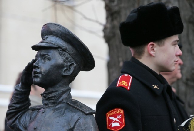В Москве открыт памятник героям фильма Офицеры