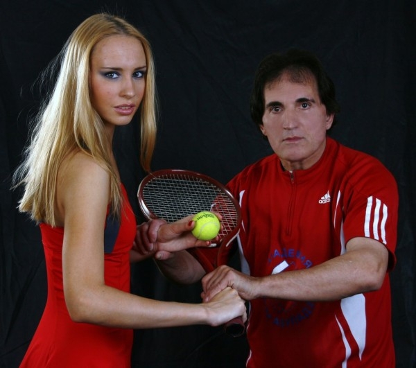Женский тренер по теннису Заури Абуладзе