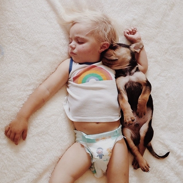 26 милейших фотографий собак с детьми