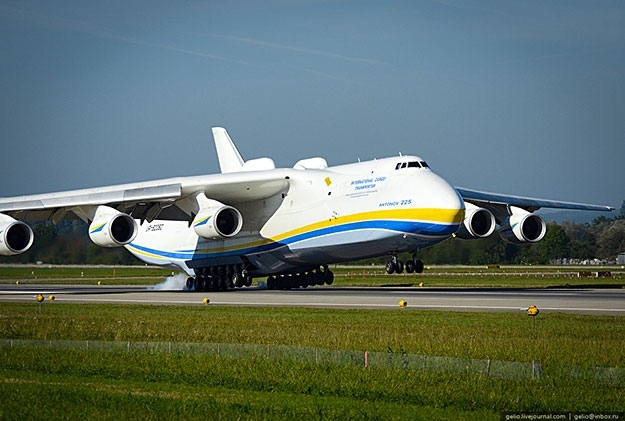 Ан-225 является настоящим рекордсменом.