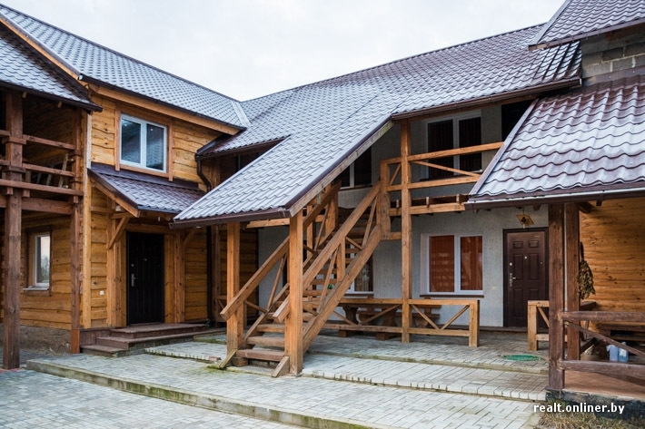 Российский бизнесмен построил из домика в Беларуси агроусадьбу