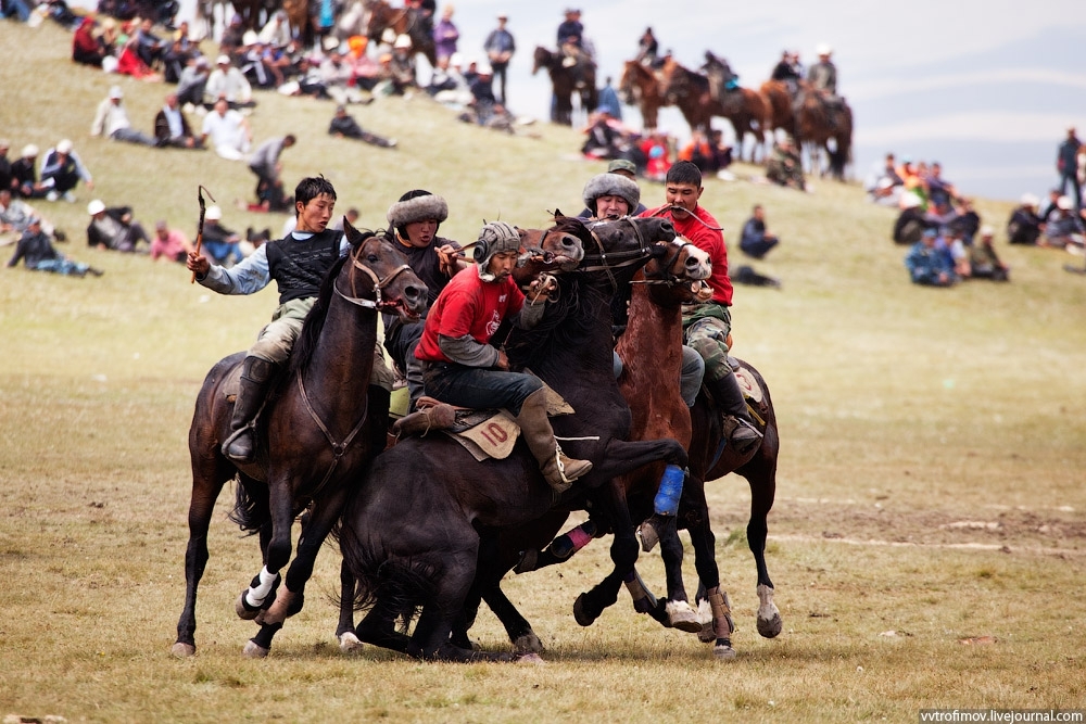 Козлодрание или регби по-киргизски