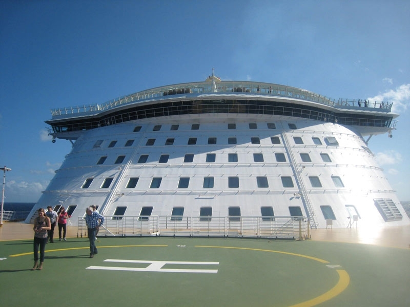 Как устроен самый большой круизный лайнер в мире