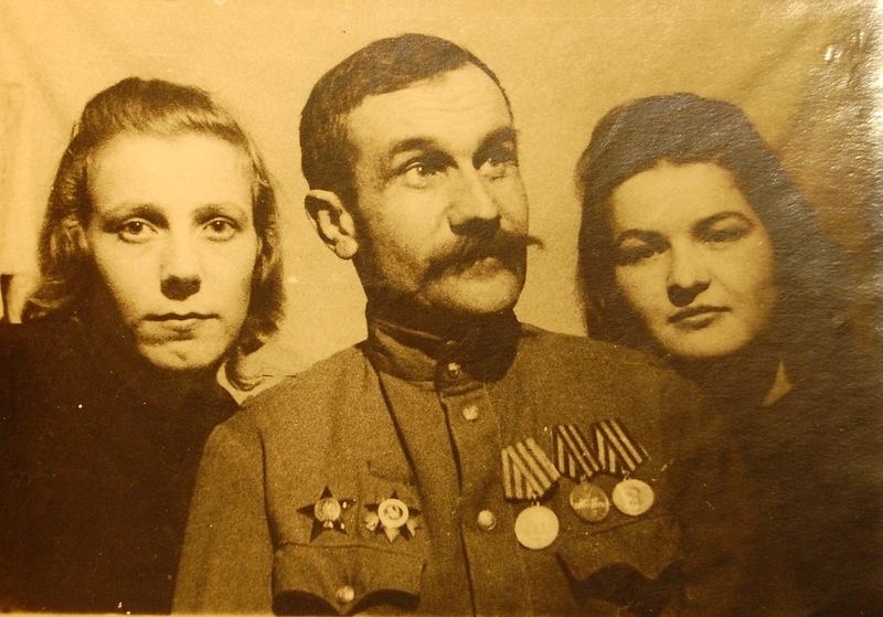 Коллекция старых военных снимков из семейного фотоальбома