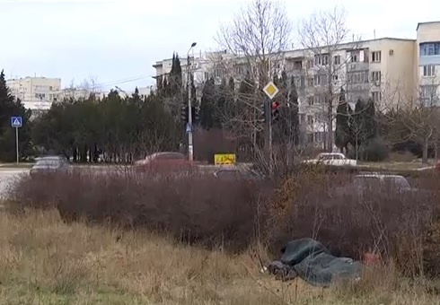 Севастополец у всех на глазах погибает посреди улицы