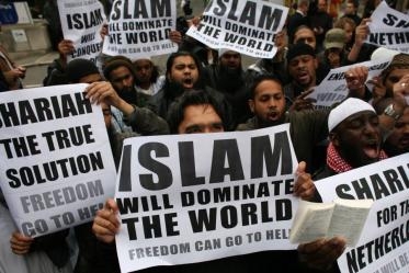 Власти Австралии предложили мусульманам покинуть страну.