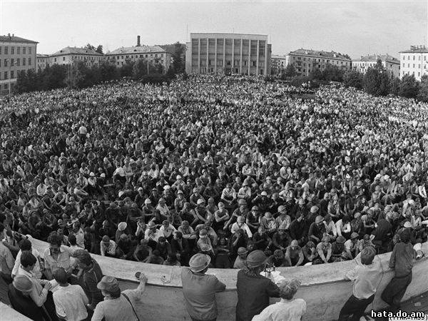 Расстрел рабочих в Новочеркасске . Июнь 1962.