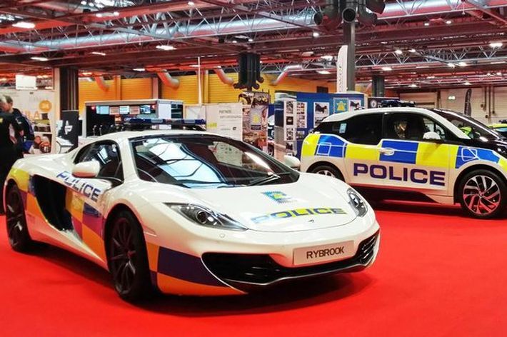  Полиция Британии получила новый McLaren