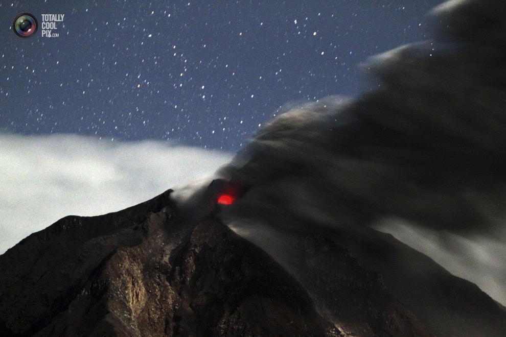  Извержение вулкана Синабунг
