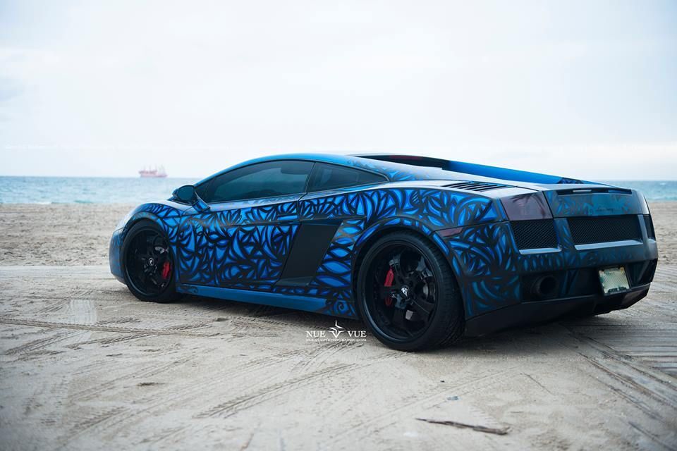 Раскрашенный вручную Lamborghini