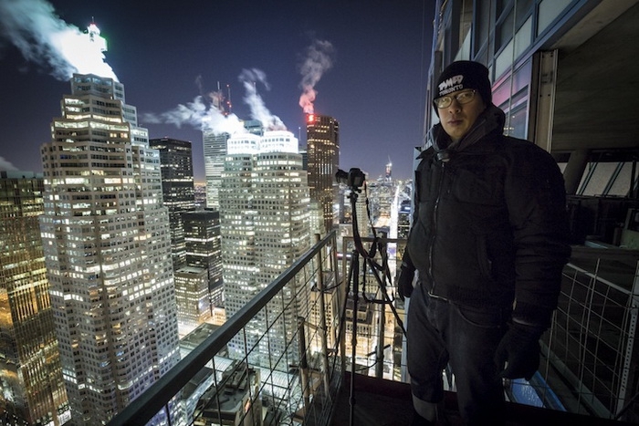Гуляя по крышам небоскребов: потрясающие снимки "замерзшего" Торонто.
