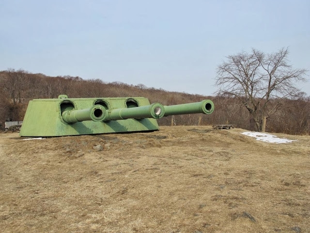  Ворошиловская батарея . Башни МБ-3-12