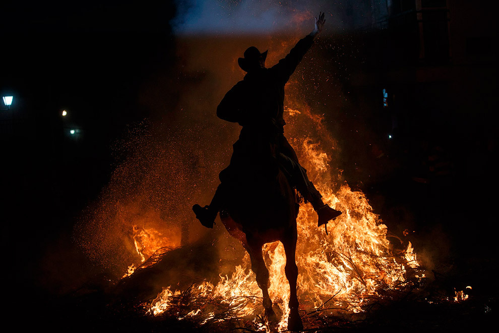 Огонь и лошади: День святого Антонио