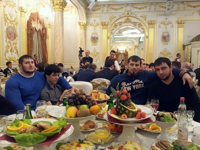 Охранники чеченцы Умара Джабраилова арестованы! Полиция ищет всех поте