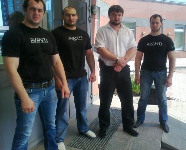 Охранники чеченцы Умара Джабраилова арестованы! Полиция ищет всех поте