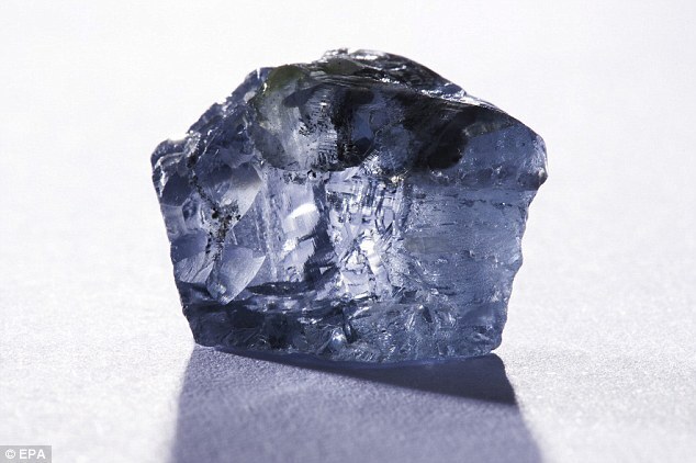 Обнаружен редкий голубой бриллиант