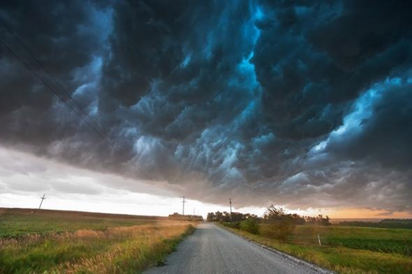 Охотник за бурями опубликовал коллекцию своих самых потрясающих фотогр