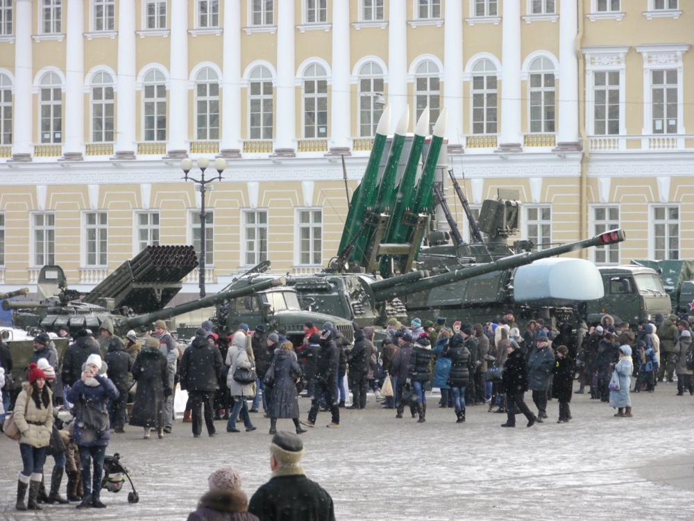 Парад военной техники на 70-летие снятия блокады (27 января 2014 года)