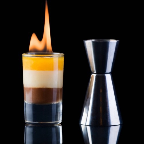 Горят синим пламенем: ТОП-5 коктейлей с огнем