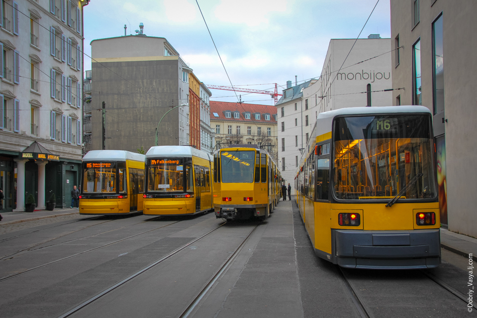 Берлин: машинки, трамваи, метро.
