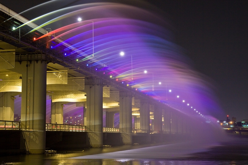 Мост Банпо - фонтан Лунная Радуга в Сеуле