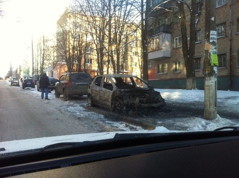 За одну ночь в Киеве сожгли 23 машины