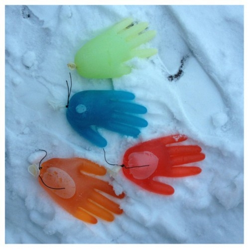 Разноцветные ледяные шары