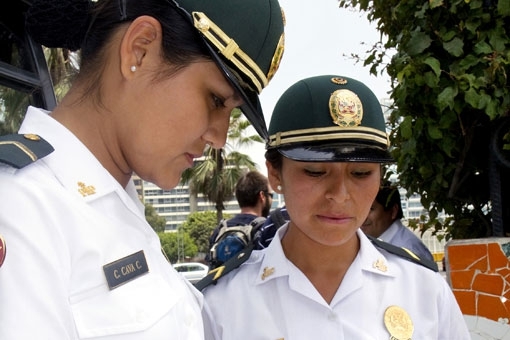 Девушки полицейские разных стран