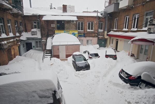 Апокалиптические фотографии последствий снегопада в Ростове
